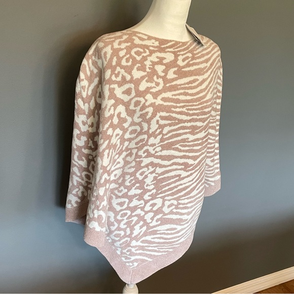 NEW WITH TAGS! Barefoot Dreams Ultra Lite Ocean Breeze PONCHO in Faded Rose OS - Picture 2 of 14